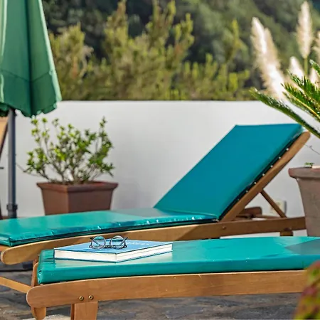 Amelia House * Roque Negro