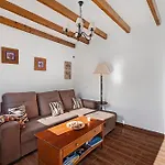 Amelia House Roque Negro