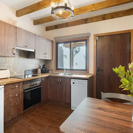 Semesterbostad Amelia House *