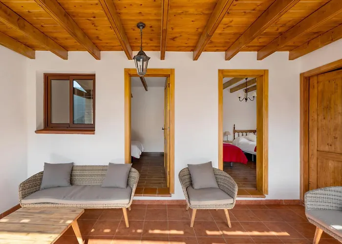 Amelia House Roque Negro