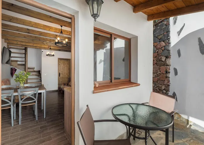 Amelia House Roque Negro